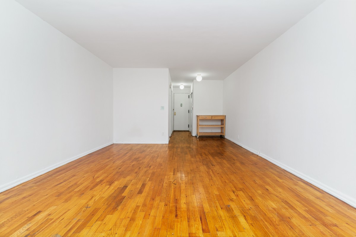 229 East 29th Street, Unit 5R Manhattan, NY 10016 - Photo 3 of 6