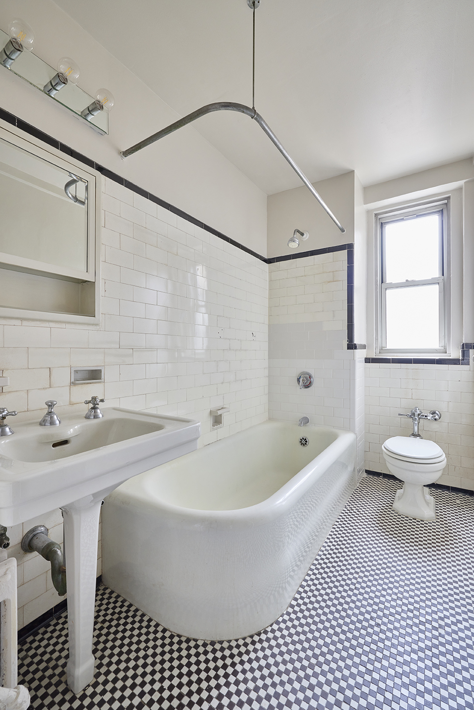433 West 34th Street, Unit 6A Manhattan, NY 10001 - Photo 10 of 14
