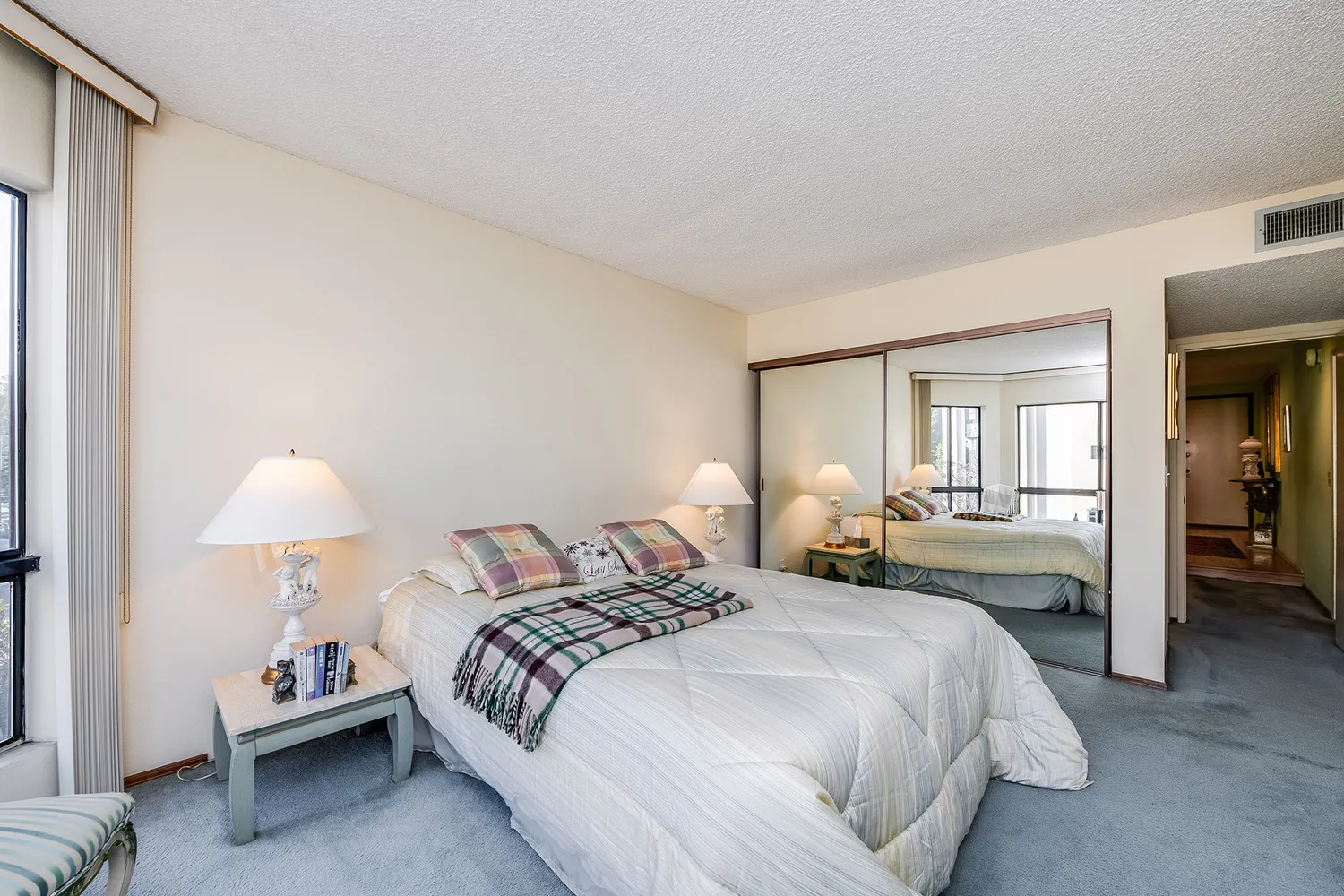 $849,000 | 10409 Riverside Drive, Unit 203, Toluca Lake, CA 91602