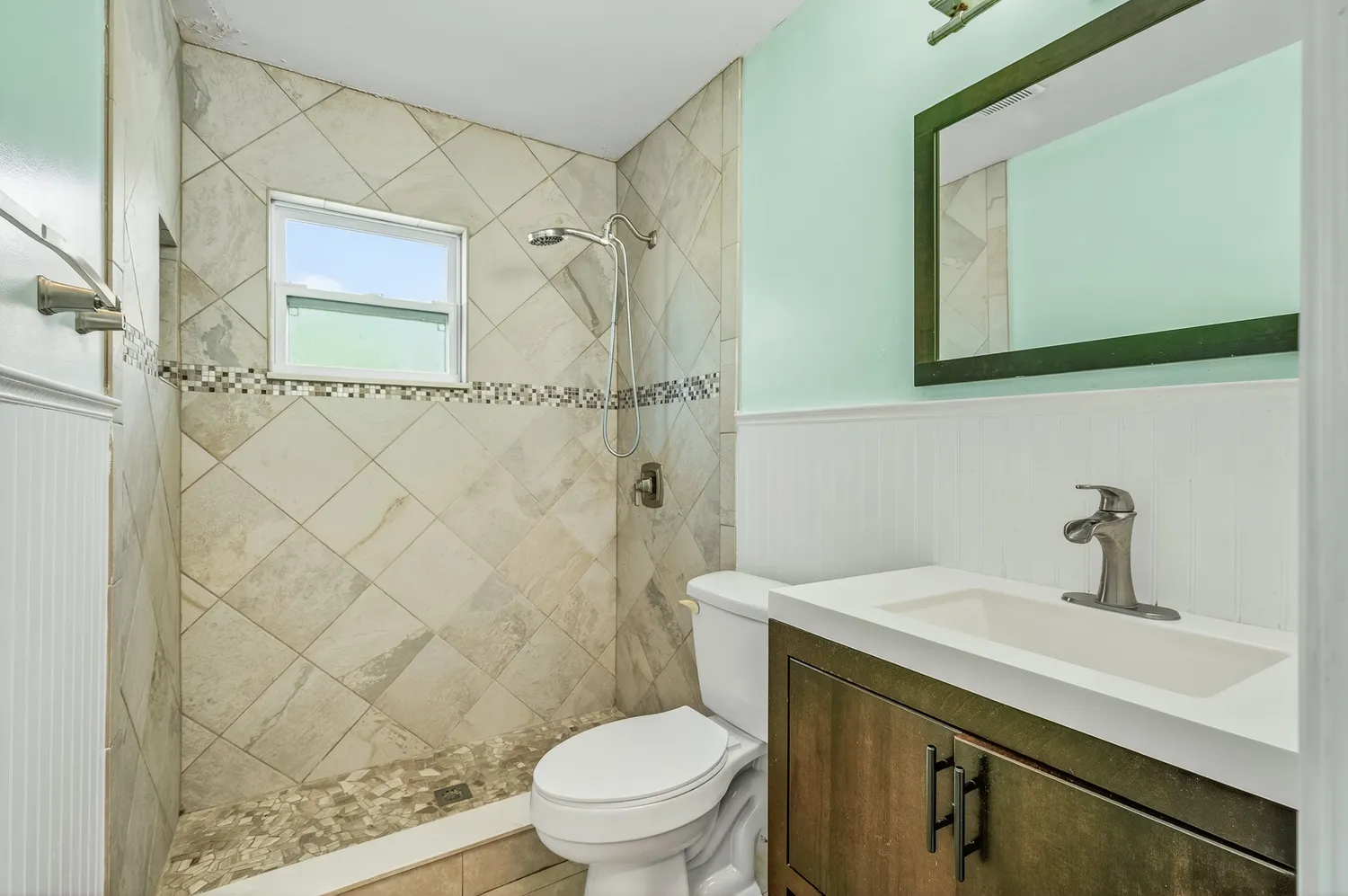 $330,000 | 2444 1st Place Southwest, Vero Beach, FL 32962