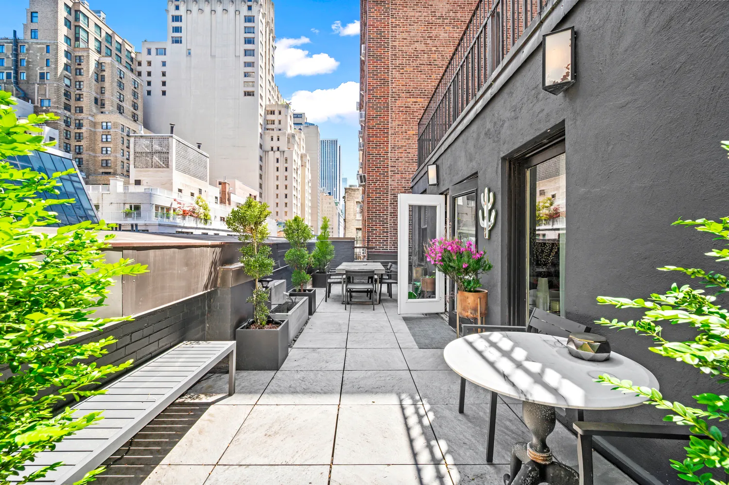 $1,199,000 | 140 West 58th Street, Unit PHA | Midtown Central