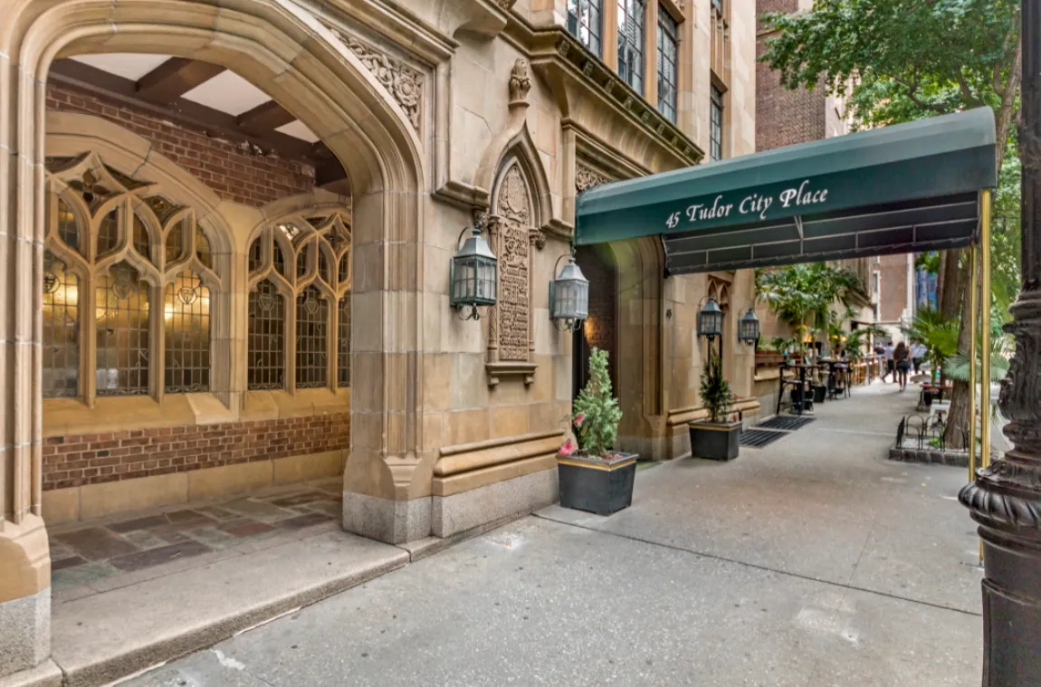 a view of steet corner