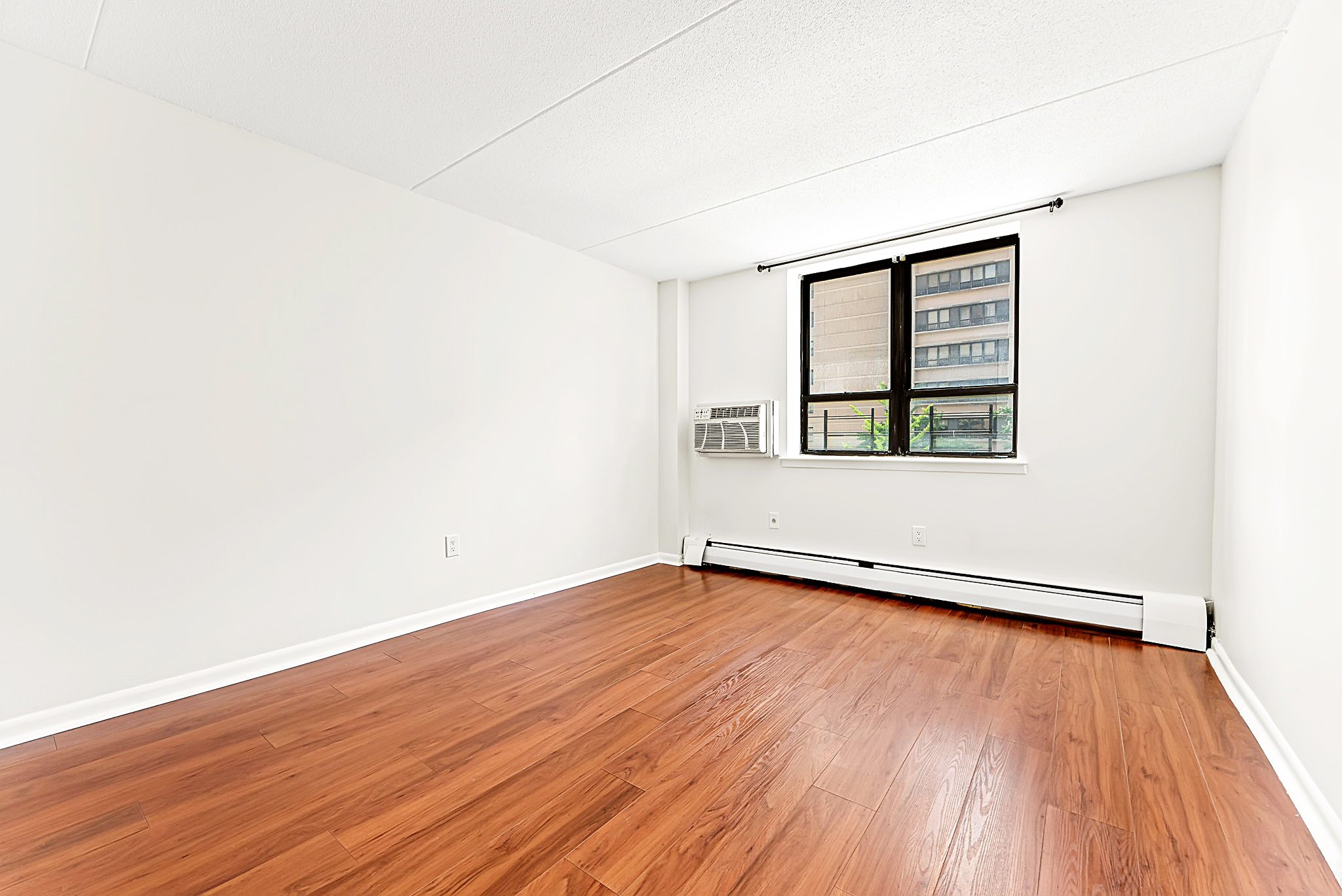 301 West 110th Street, Unit 2L Manhattan, NY 10026 - Photo 10 of 13