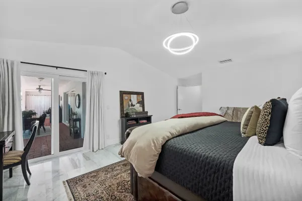 $5,900 | 9600 Northwest 18th Street, Plantation, FL 33322