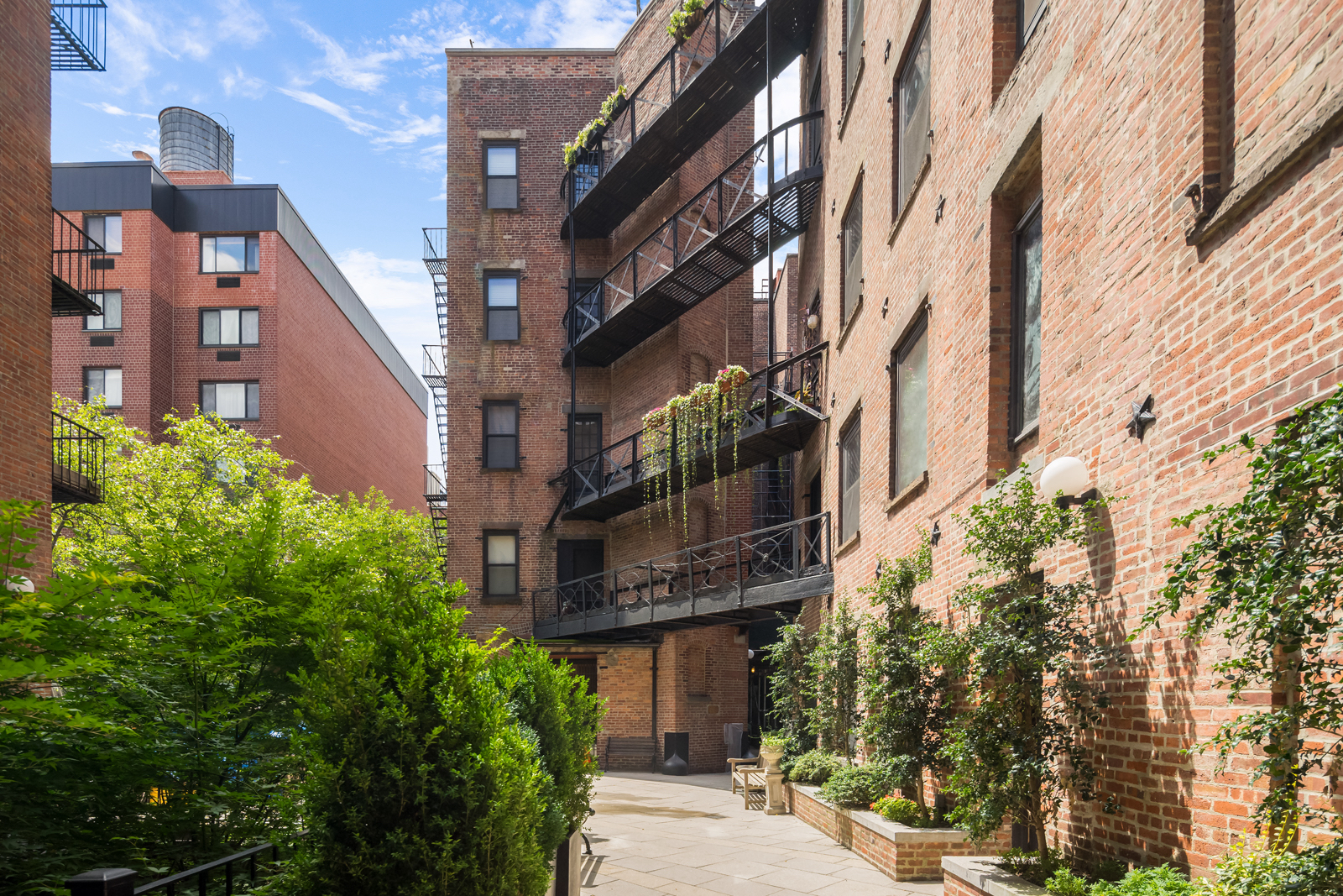 454 West 46th Street, Unit 1AN Manhattan, NY 10036 - Photo 12 of 17