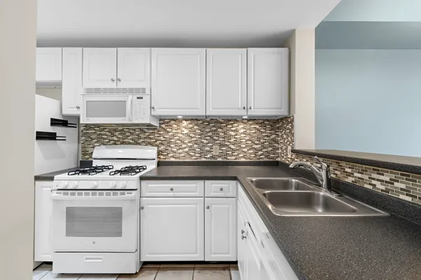 $750,000 | 402 9th Street, Unit W3J, Hoboken, NJ 07030