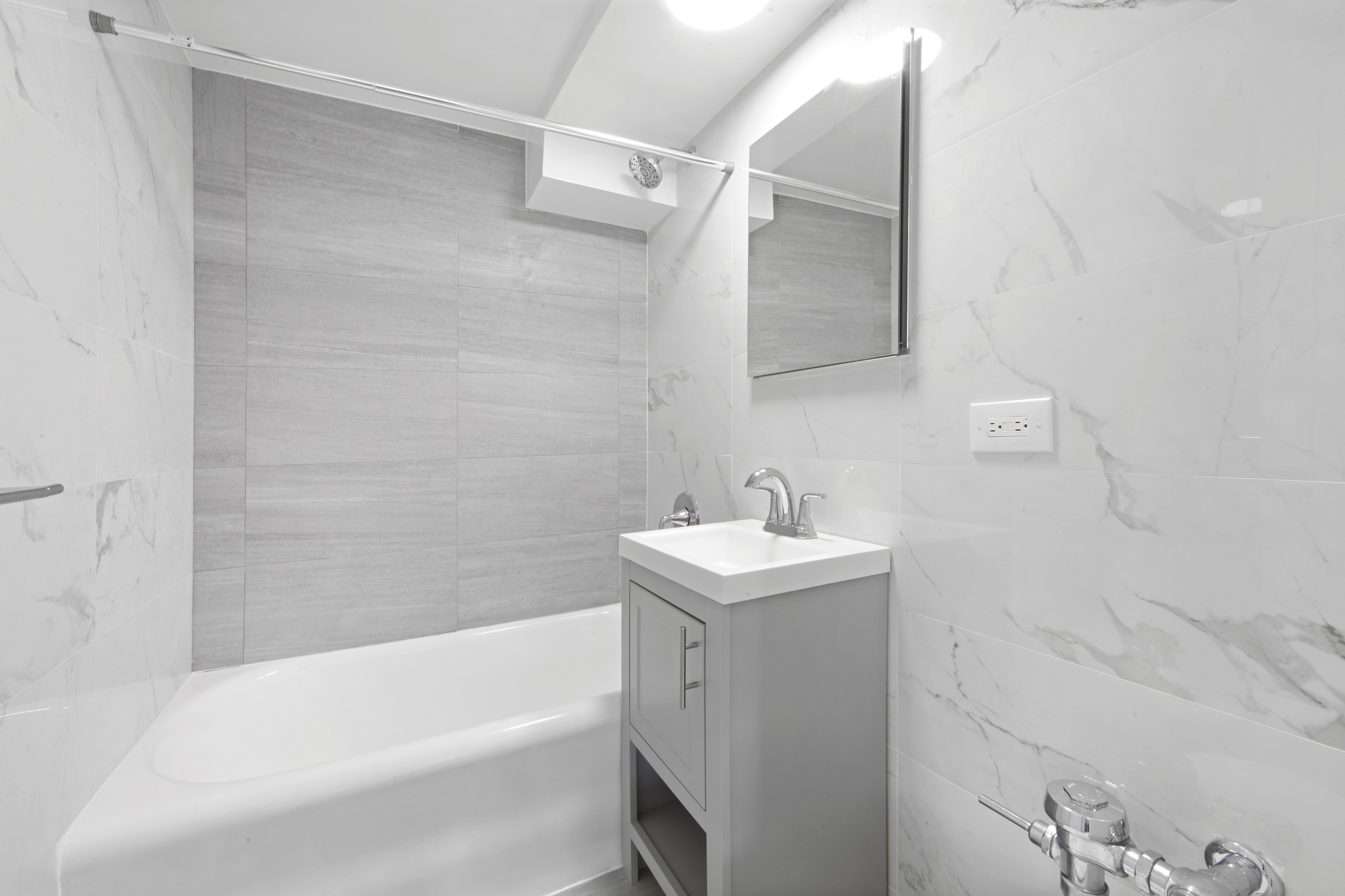 25 Tudor City Place, Unit 801 Manhattan, NY 10017 - Photo 13 of 18