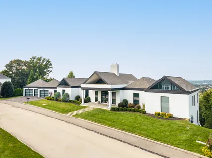$3,095,000 | 1330 North Avignon Drive, Gladwyne, PA 19035