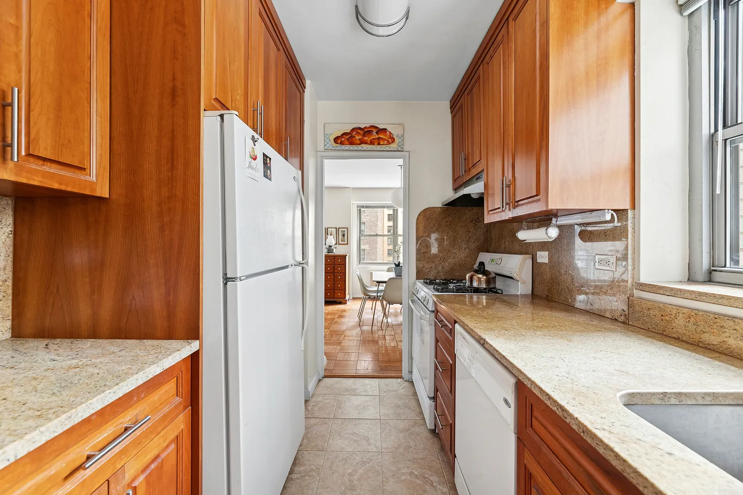 $699,000 | 400 East 56th Street, Unit 4R | Sutton Place