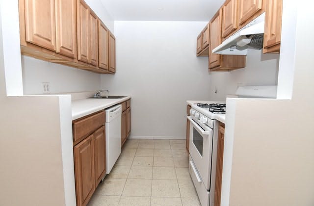 229 Parkville Avenue, Unit 2D Brooklyn, NY 11230 - Photo 3 of 7