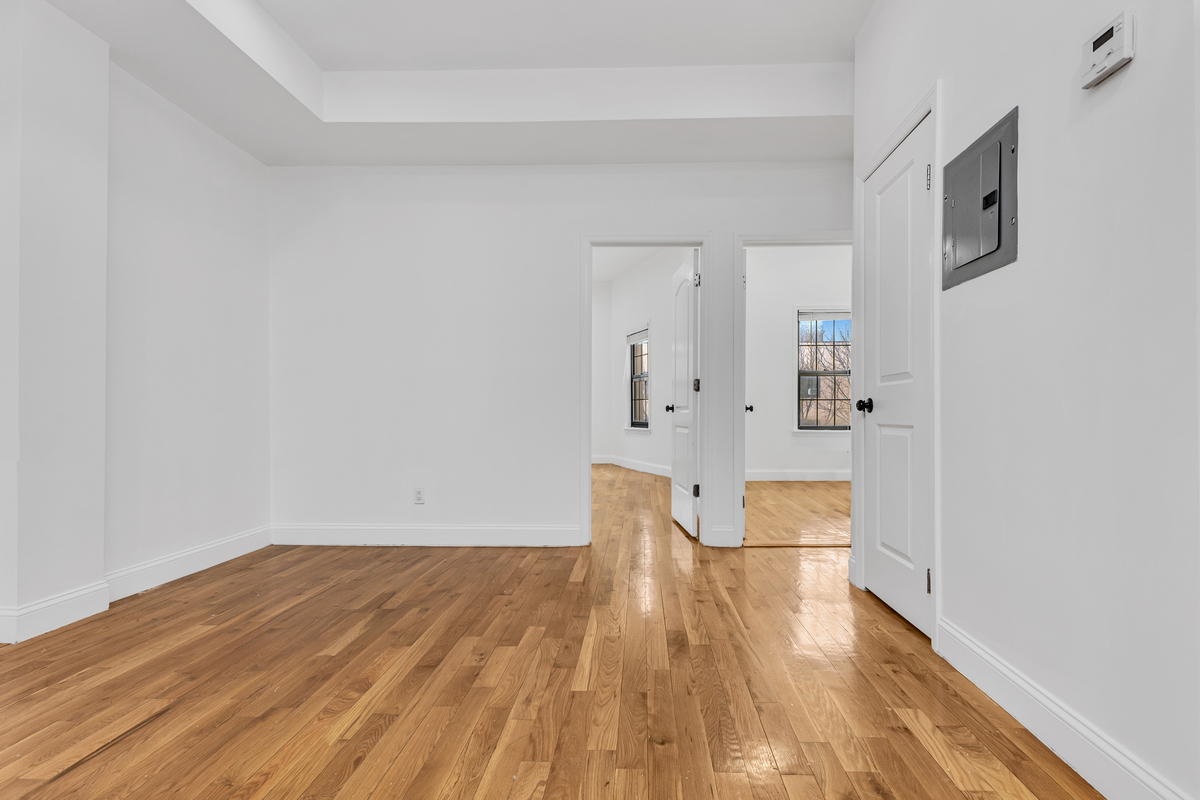 583 Evergreen Avenue Brooklyn, NY 11221 - Photo 3 of 12