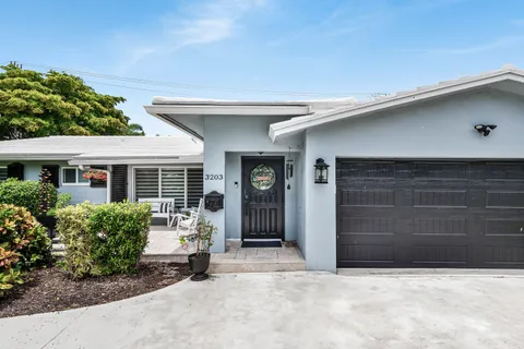 $1,825,000 | 3203 Northeast 6th Drive, Boca Raton, FL 33431