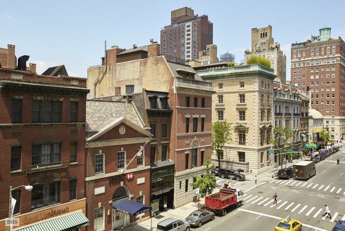 40 East 78th Street, Unit 5E Manhattan, NY 10075 - Photo 19 of 23 a view of a street in front of building