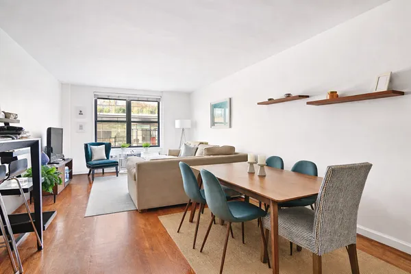 $5,995 | 165 Christopher Street, Unit 5Y | West Village