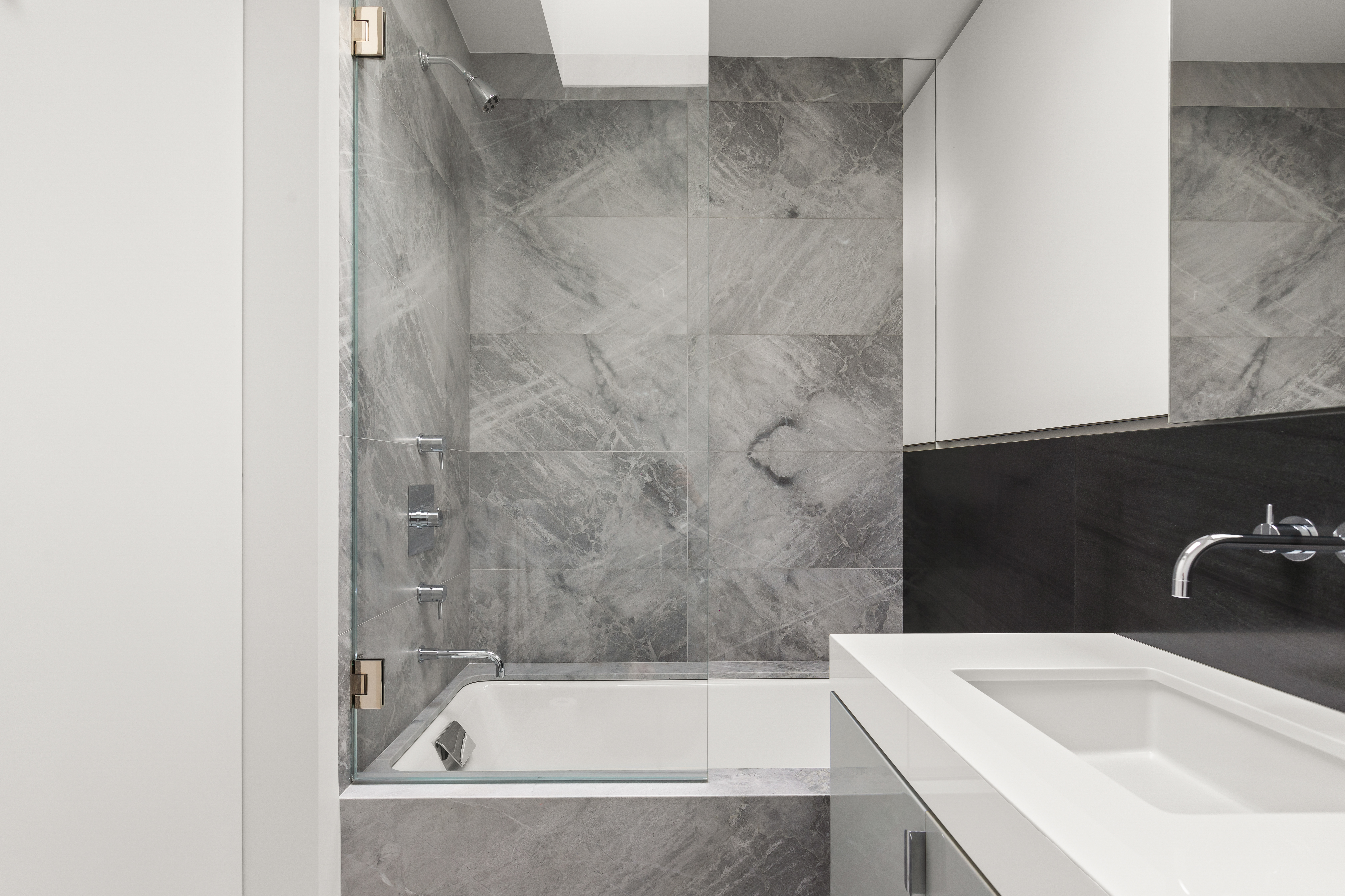 137-141 Duane Street, Unit PH Manhattan, NY 10013 - Photo 23 of 34 Gallery Image 23