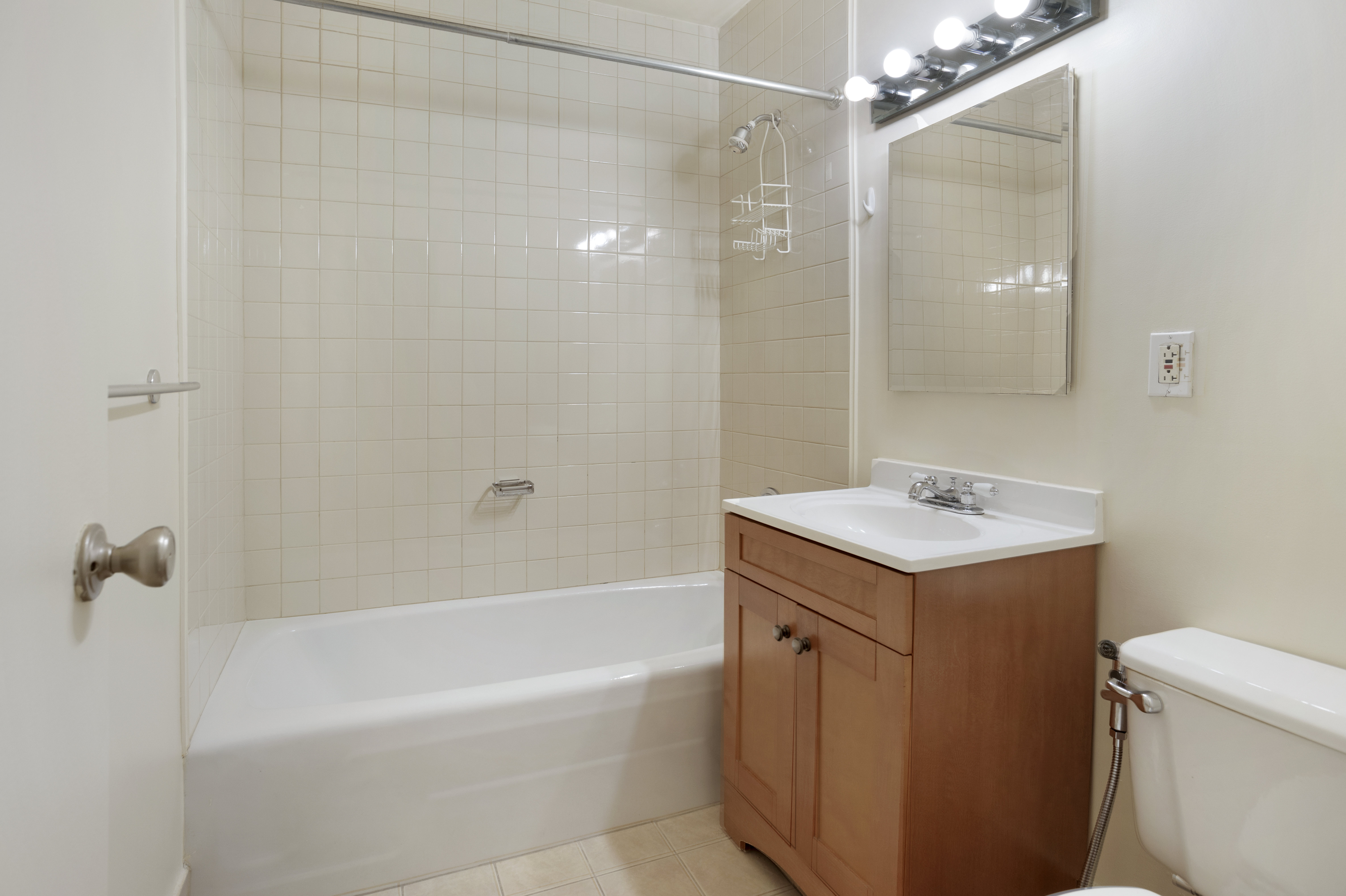 159 West 53rd Street, Unit 35E Manhattan, NY 10019 - Photo 6 of 9