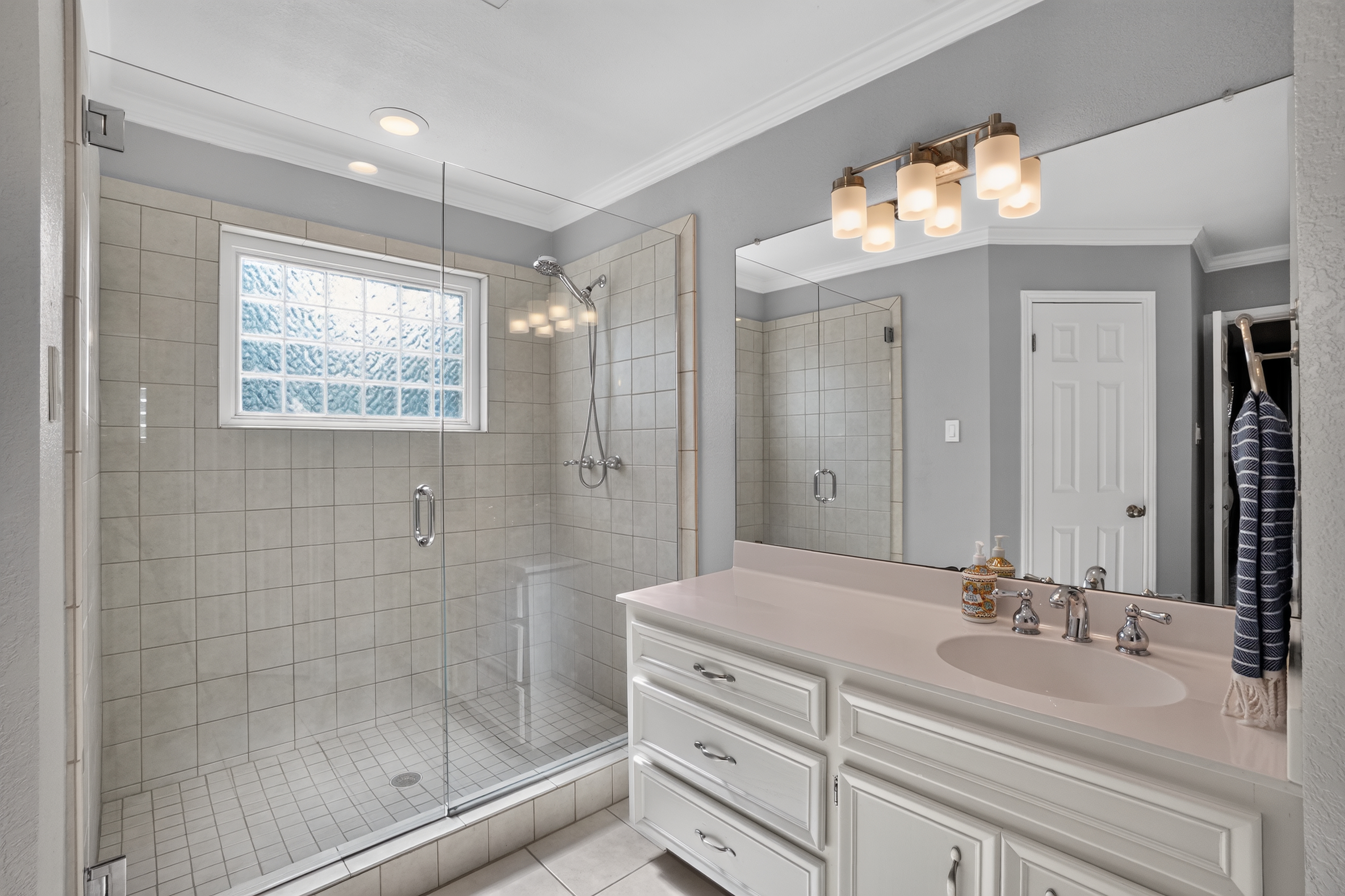 1911 Stoneridge Road Austin, TX 78746 - Photo 15 of 26 Gallery Image 15