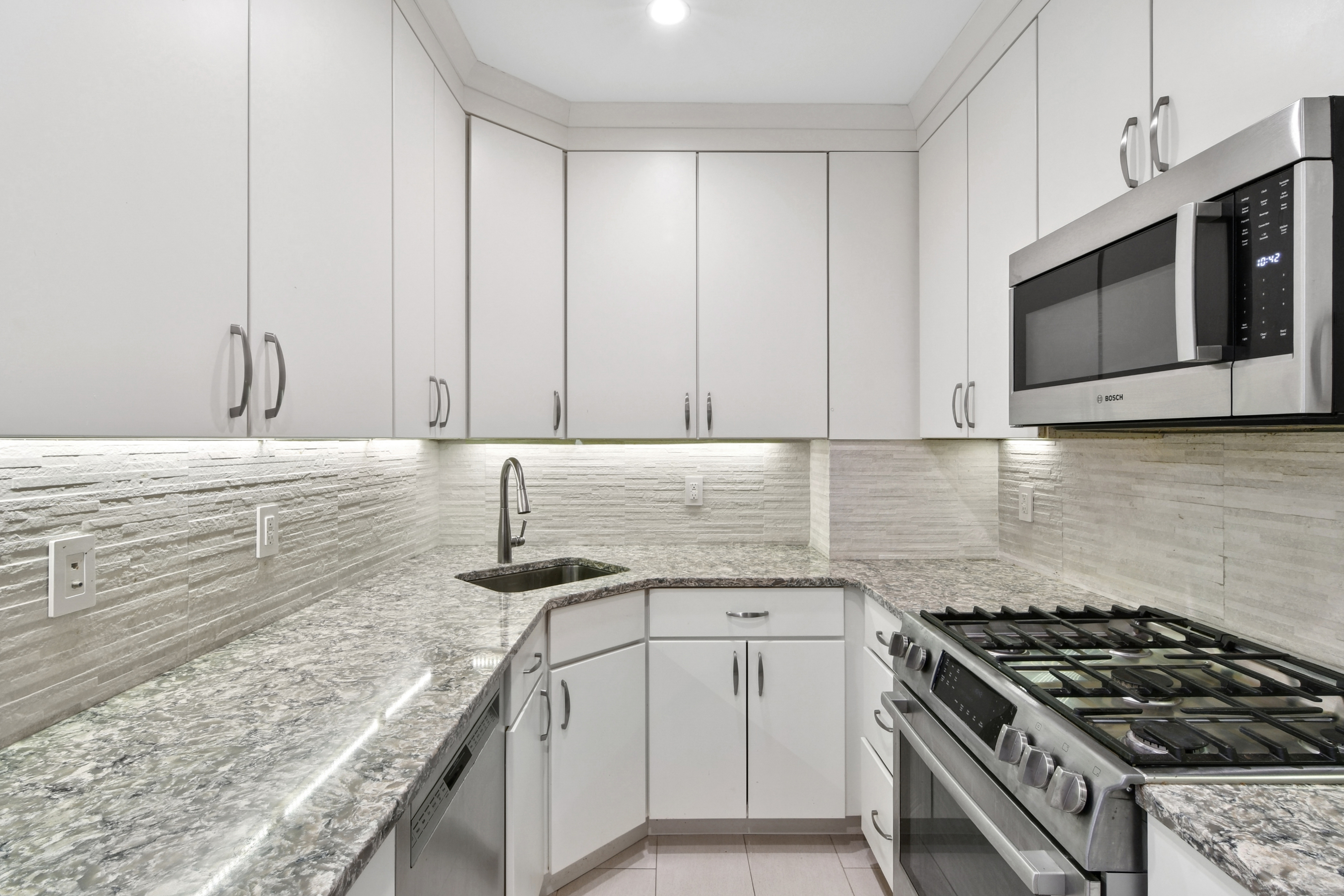 120 East 87th Street, Unit R8O Manhattan, NY 10128 - Photo 5 of 15