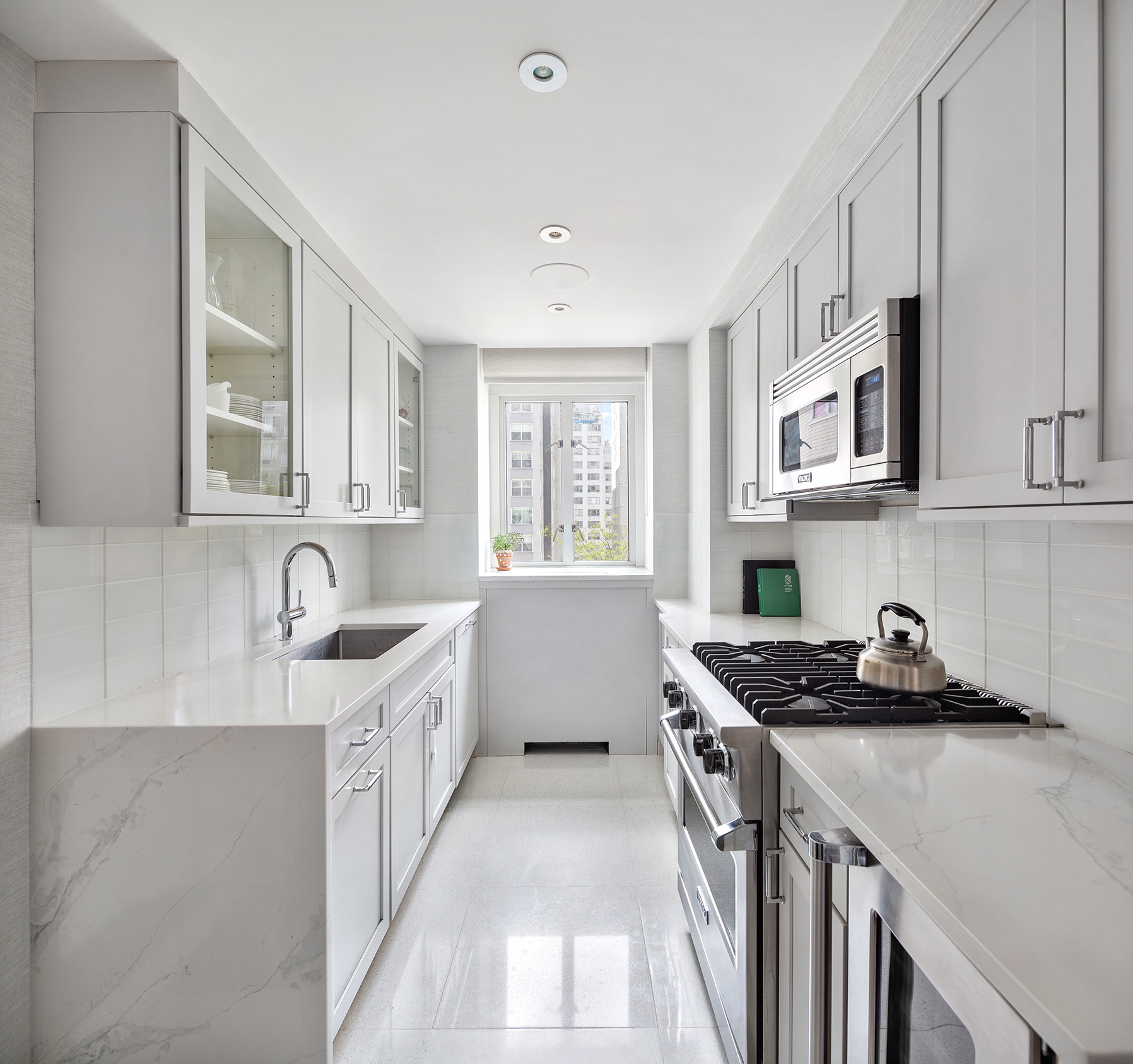 200 East 66th Street, Unit E707 Manhattan, NY 10065 - Photo 7 of 21