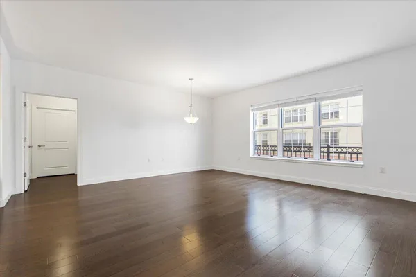 $6,000 | 10 Byron Place, Unit 320, Larchmont, NY 10538