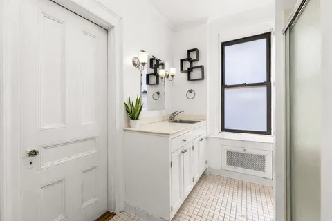 $375,000 | 205 West 57th Street, Unit 8BC | Midtown Central