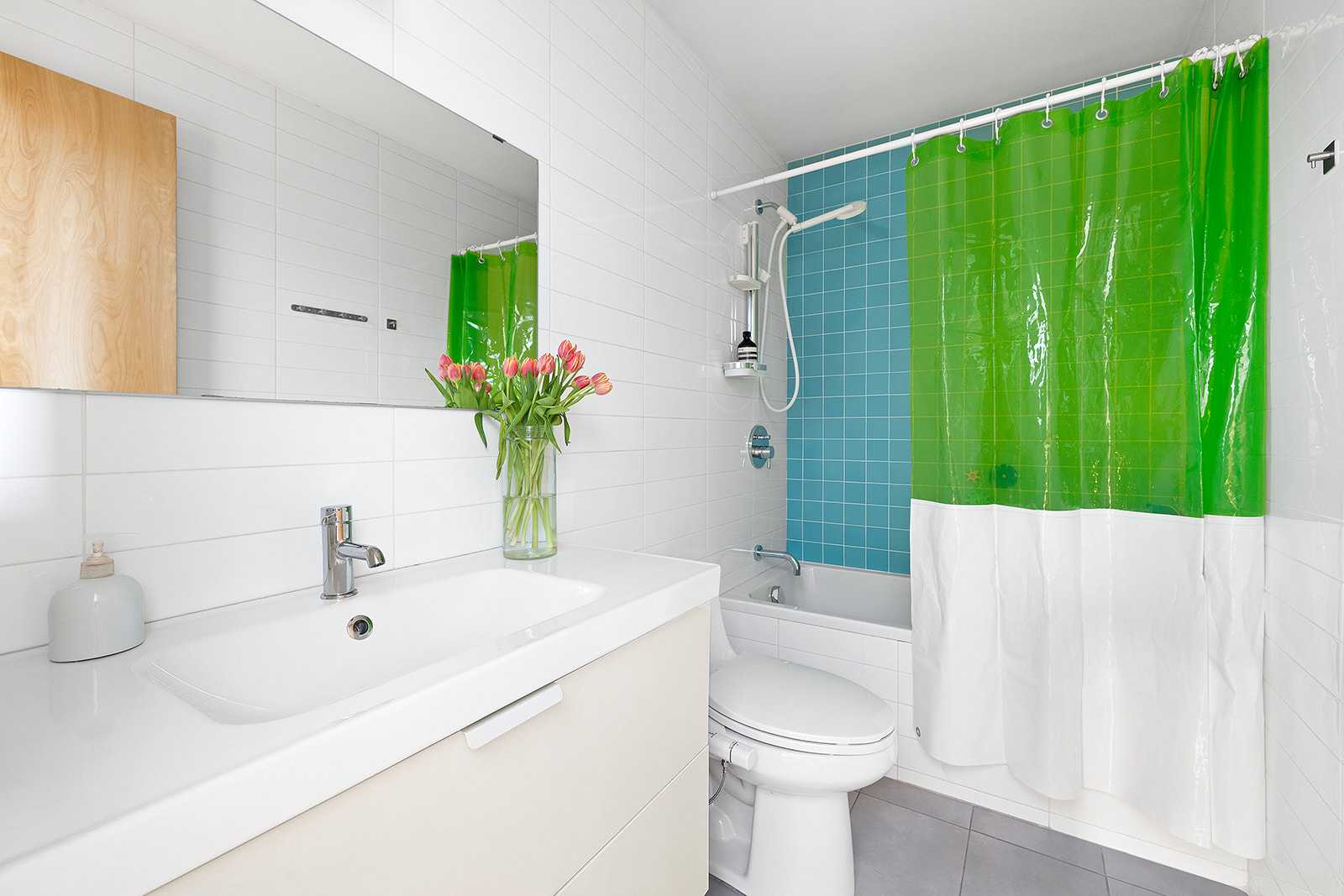 272 Putnam Avenue, Unit B Brooklyn, NY 11216 - Photo 9 of 13 a bathroom with a sink a toilet and tub