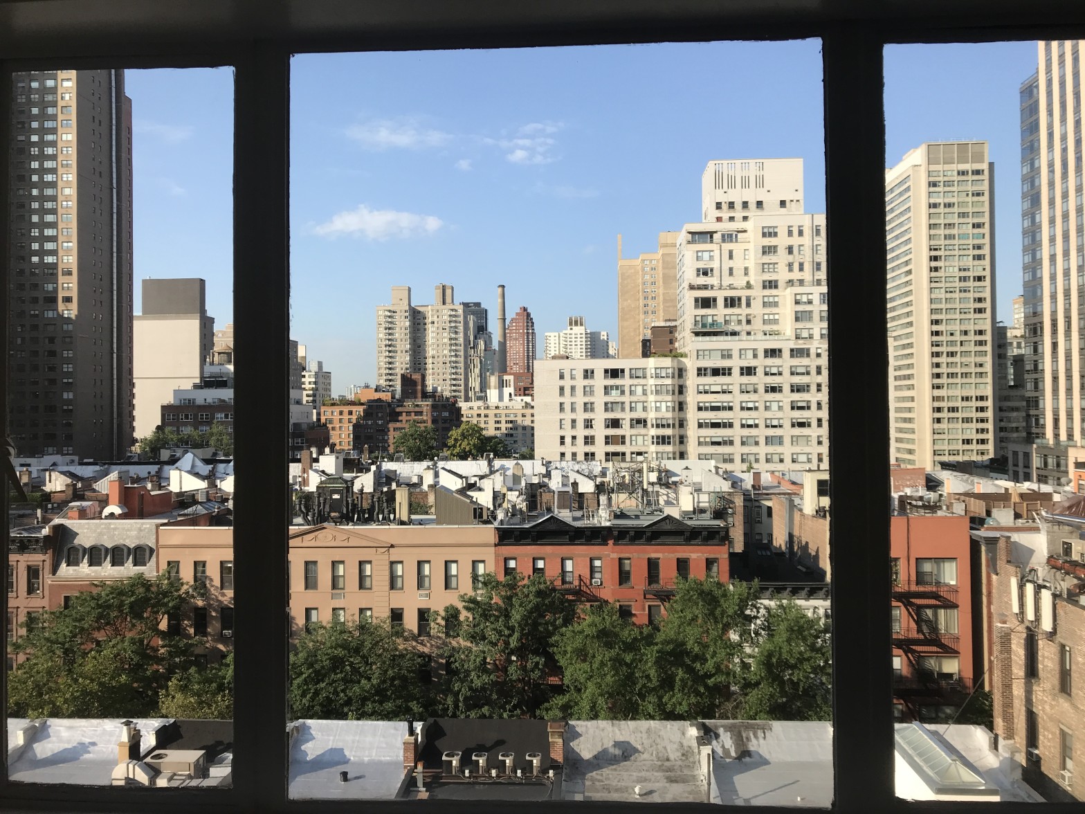 510 East 85th Street, Unit 11A6 Manhattan, NY 10028 - Photo 6 of 8 a city view with tall buildings