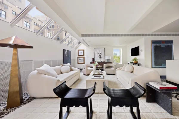$9,800,000 | 15 East 70th Street, Unit PHB | Lenox Hill