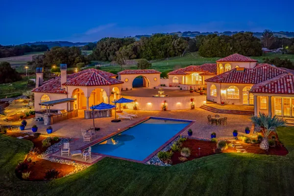 $9,695,000 | 2420 Mountain Ranch Road, Petaluma, CA 94954