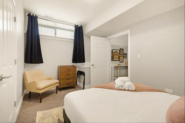 $5,000 | 1727 North Clybourn Avenue, Unit 1, Chicago, IL 60614