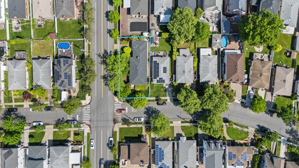 159 Wolverine Street Staten Island, NY 10306 - Photo 3 of 22