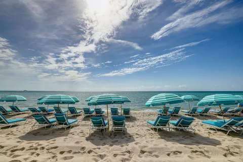 $600,000 | 6801 Collins Avenue, Unit DOOR 606, Miami Beach, FL 33141