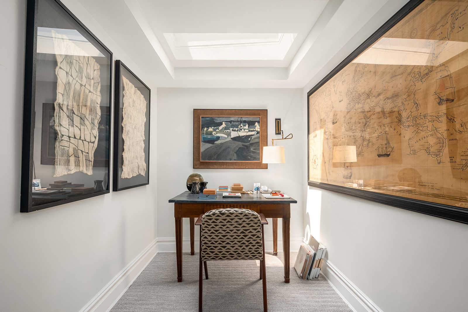 204 Warren Street Brooklyn, NY 11201 - Photo 16 of 29 a dining room with furniture and window