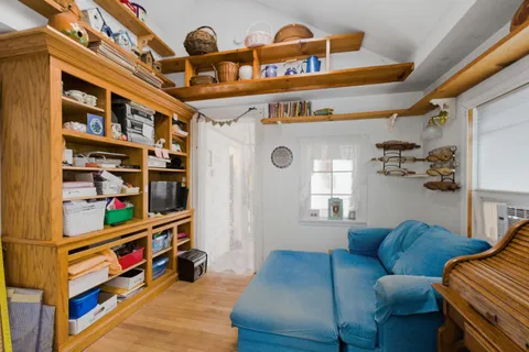 $400,000 | 20 Bristol Street, Huntington, NY 11743