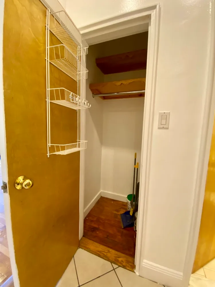 $3,000 | 619 9th Avenue, Unit 3E | Hell's Kitchen