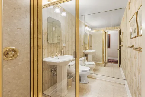 $1,395,000 | 110 East 57th Street, Unit 4FG | Midtown East