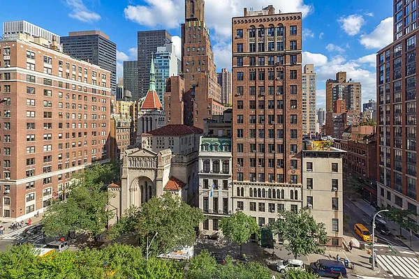 52 Park Avenue, Unit 5 Manhattan, NY 10016 - Photo 11 of 12 a view of a city with tall buildings
