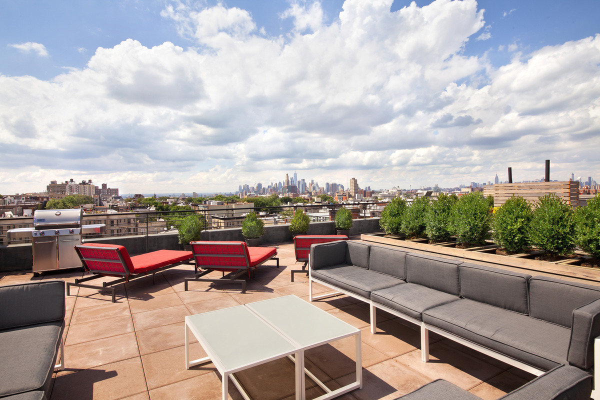 500 Sterling Place, Unit 3H Brooklyn, NY 11238 - Photo 10 of 12 city view with seating space