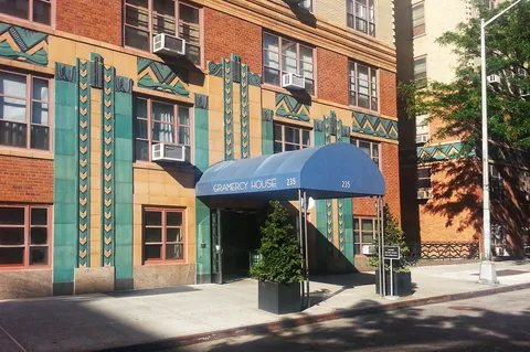 $375,000 | 235 East 22nd Street, Unit 2R | Gramercy