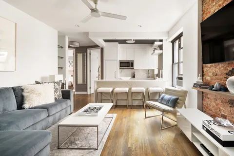 $1,750,000 | 270 West 11th Street, Unit 3D | West Village