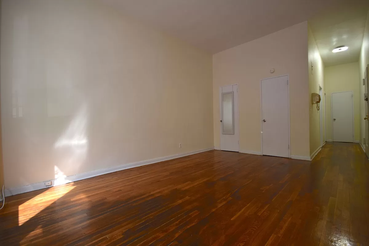 531 East 88th Street, Unit 1C Manhattan, NY 10128 - Photo 2 of 5