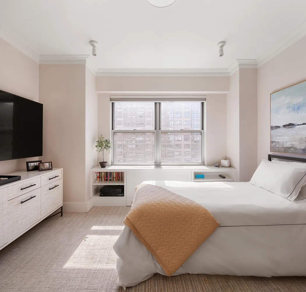 $4,950,000 | 360 East 72nd Street, Unit C1801 | Lenox Hill