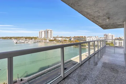 $2,295,000 | 10 Venetian Way, Unit 904, Miami Beach, FL 33139