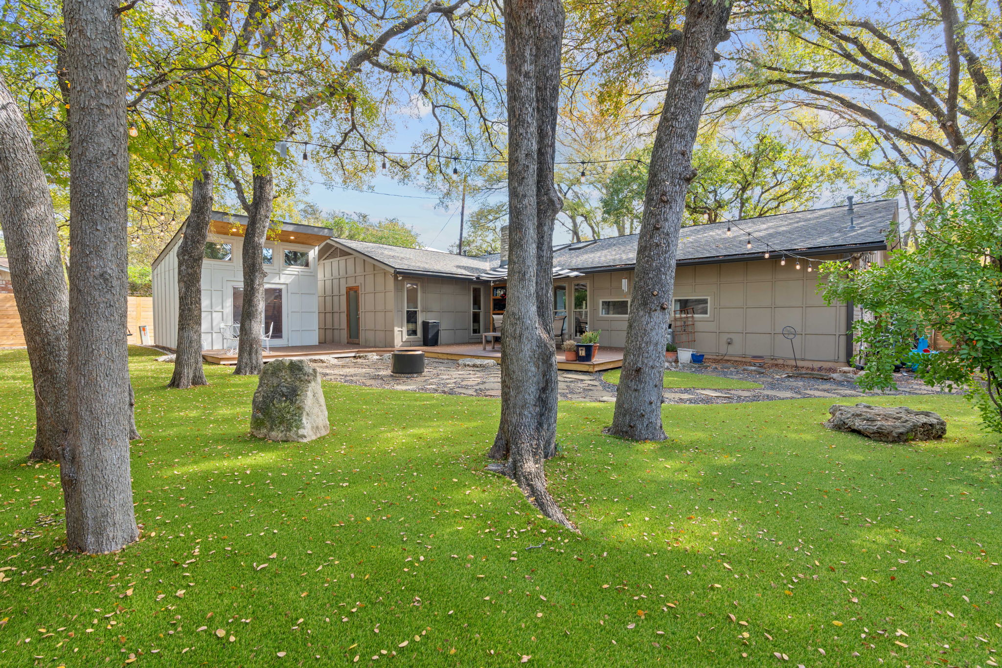 12904 Trailwood Road Austin, TX 78727 - Photo 5 of 35