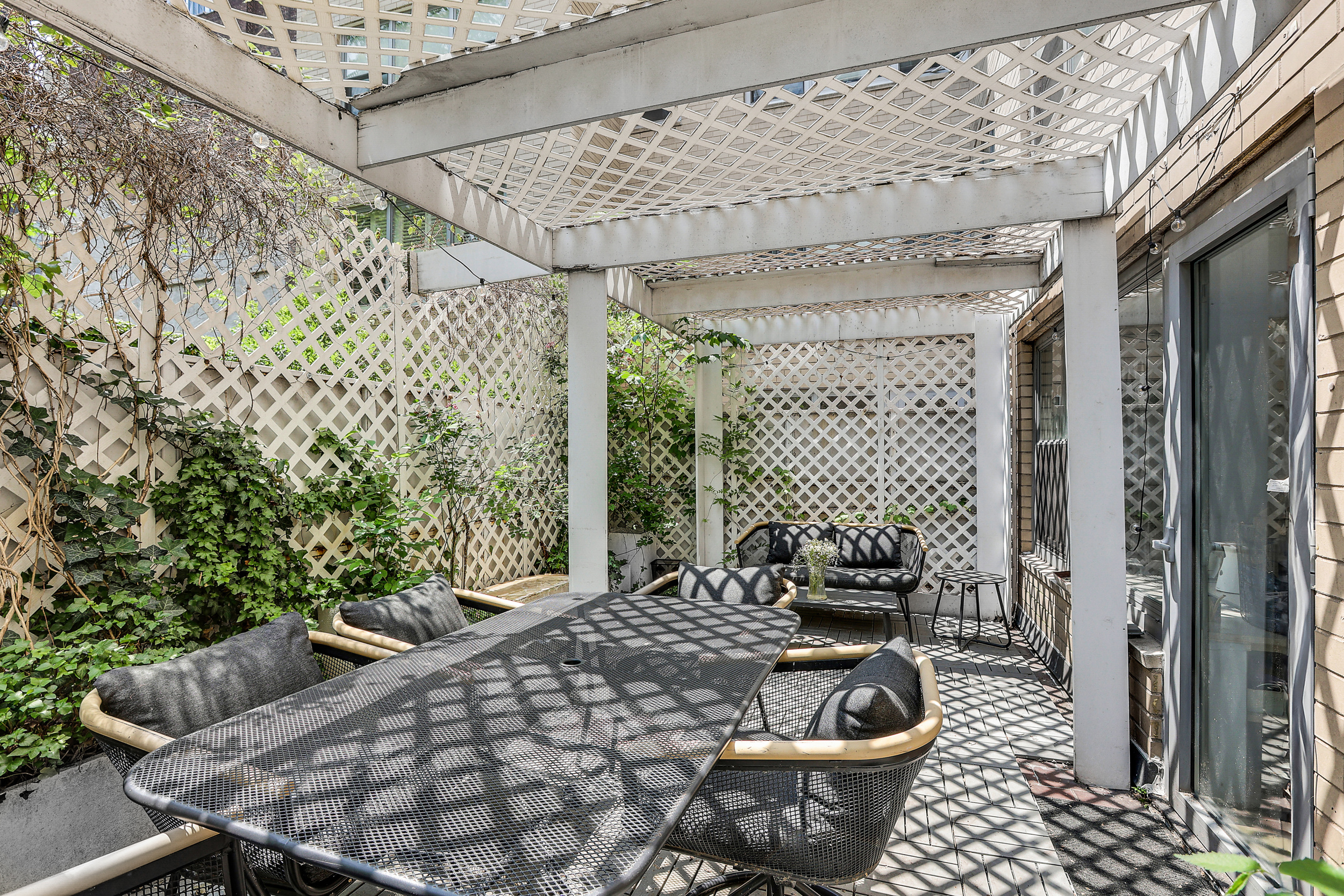 150 East 61st Street, Unit 2A Manhattan, NY 10065 - Photo 10 of 16