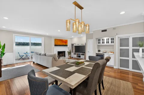 $1,975,000 | 928 11th Street, Unit 2, Santa Monica, CA 90403