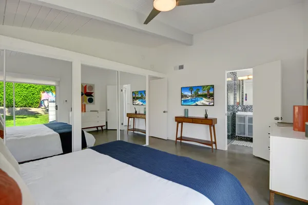 $1,075,000 | 406 East Desert Holly Circle, Palm Springs, CA 92262