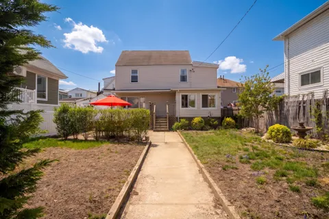 $650,000 | 3-33 Beach 88th Street | Hammels