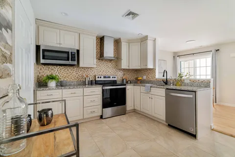 Contact Agent | 506 Gazebo Circle, Unit 506, Reading, MA 01867