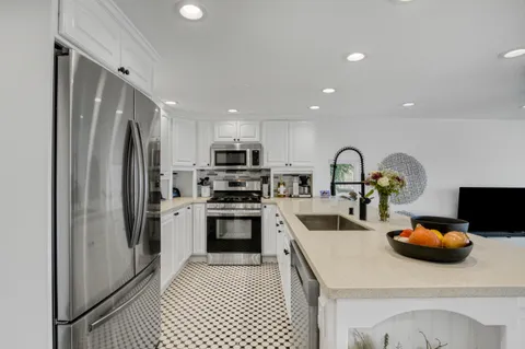 $1,399,000 | 4110 Vanetta Place, Studio City, CA 91604